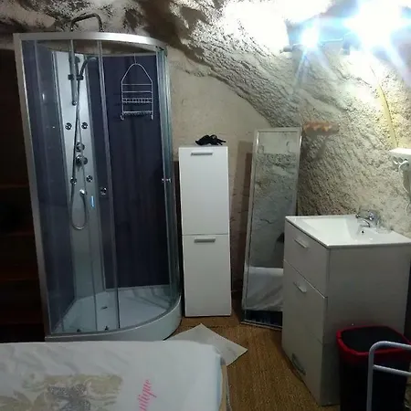 Ou D'hote Troglodyte Protection C-19 Beaumont