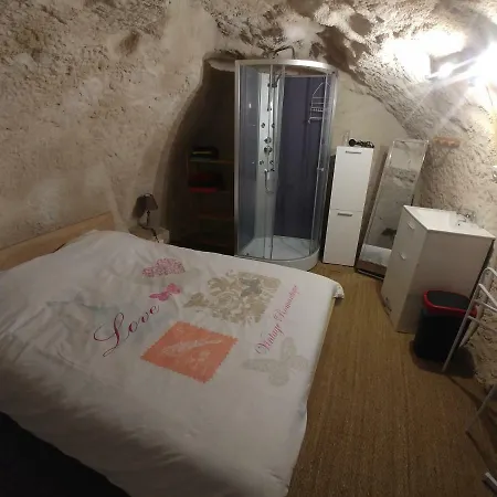 Ou D'hote Troglodyte Protection C-19 Beaumont
