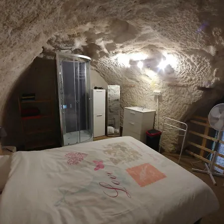 Ou D'hote Troglodyte Protection C-19 *