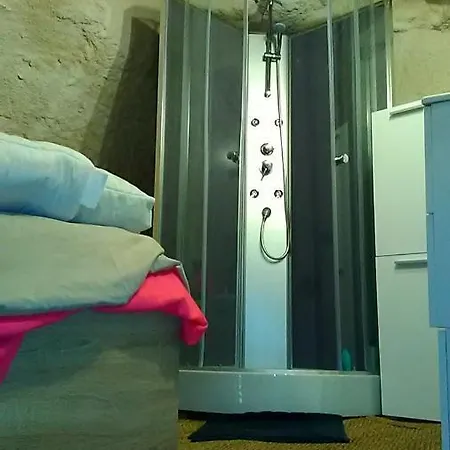 Ou D'hote Troglodyte Protection C-19 Panzió